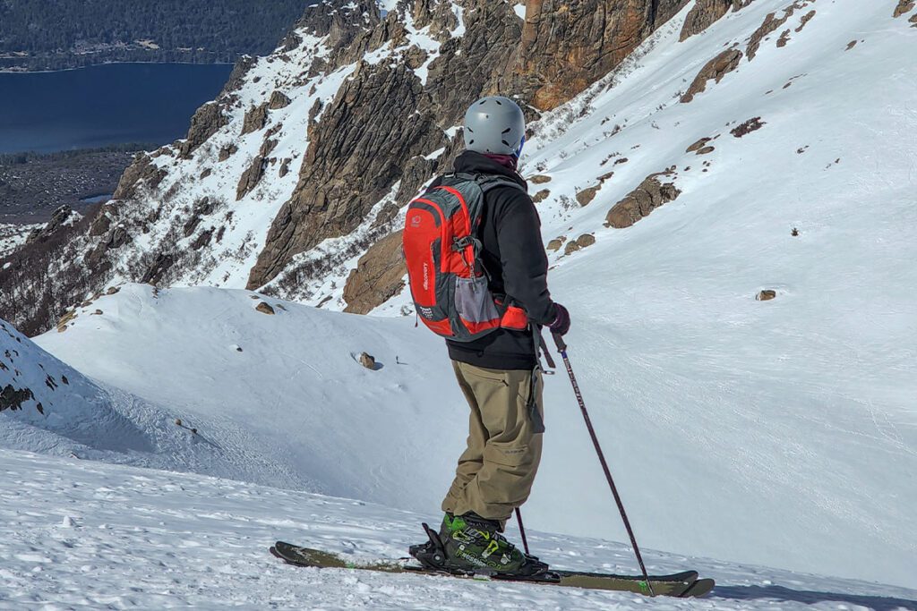 Paisaje nevado en temporada media de invierno en Bariloche